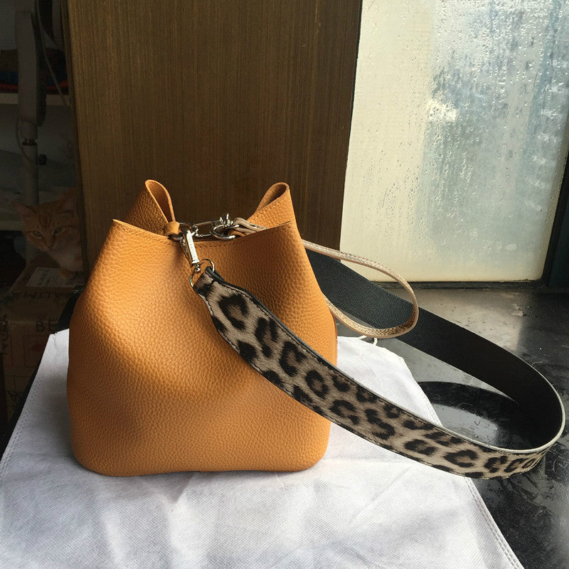 Chic Leopard Print PU Bucket Bag | Versatile Crossbody & Shoulder Bag
