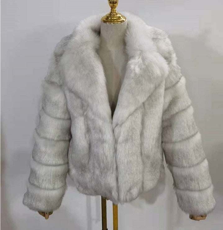 Plush Faux Fur Cropped Jacket for Elegant Evening or Casual Wear