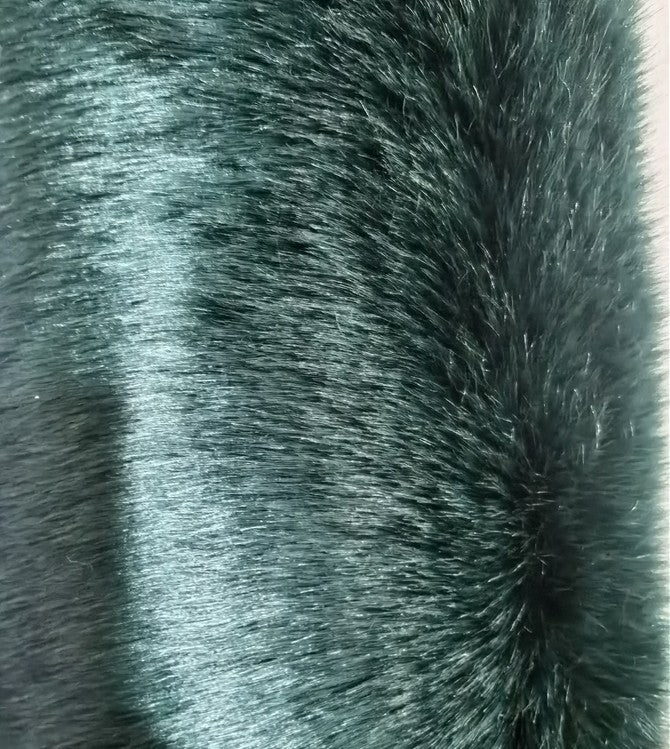 Plush Faux Fur Cropped Jacket for Elegant Evening or Casual Wear