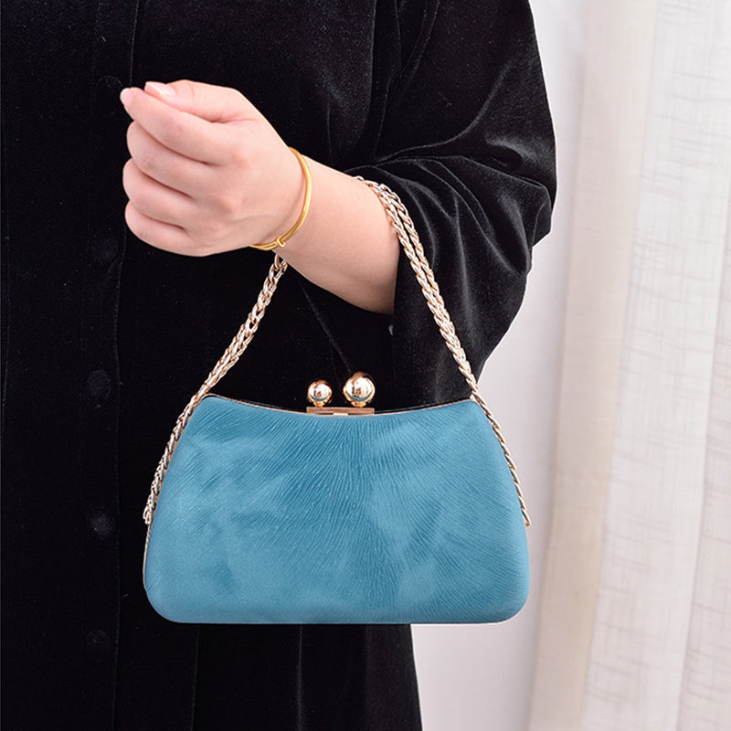Elegant Chain Crossbody Shoulder Bag for Evening & Party - Chic PU Clutch
