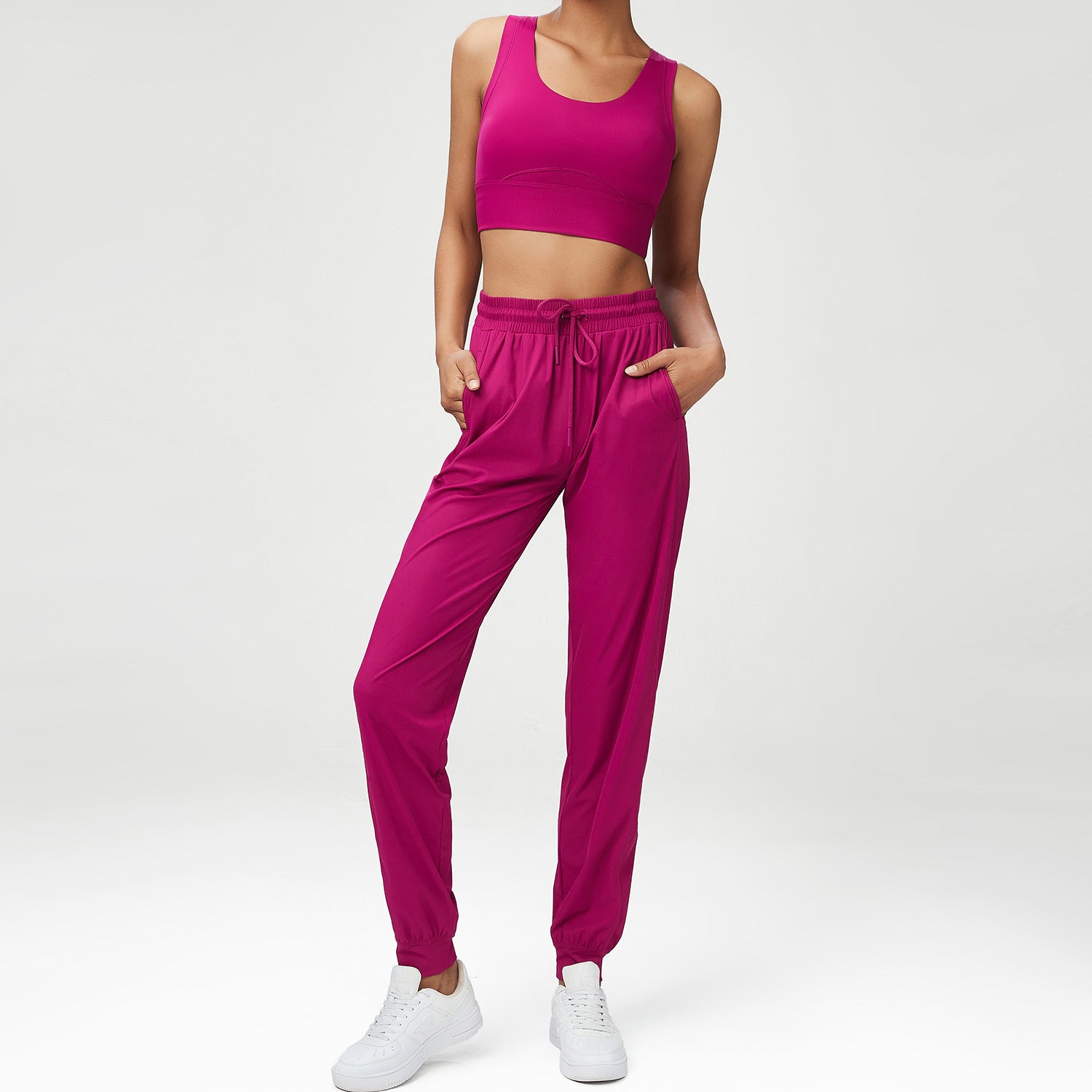 Fashionable Quick Dry Nylon Sports Bra and Jogger Activewear Set