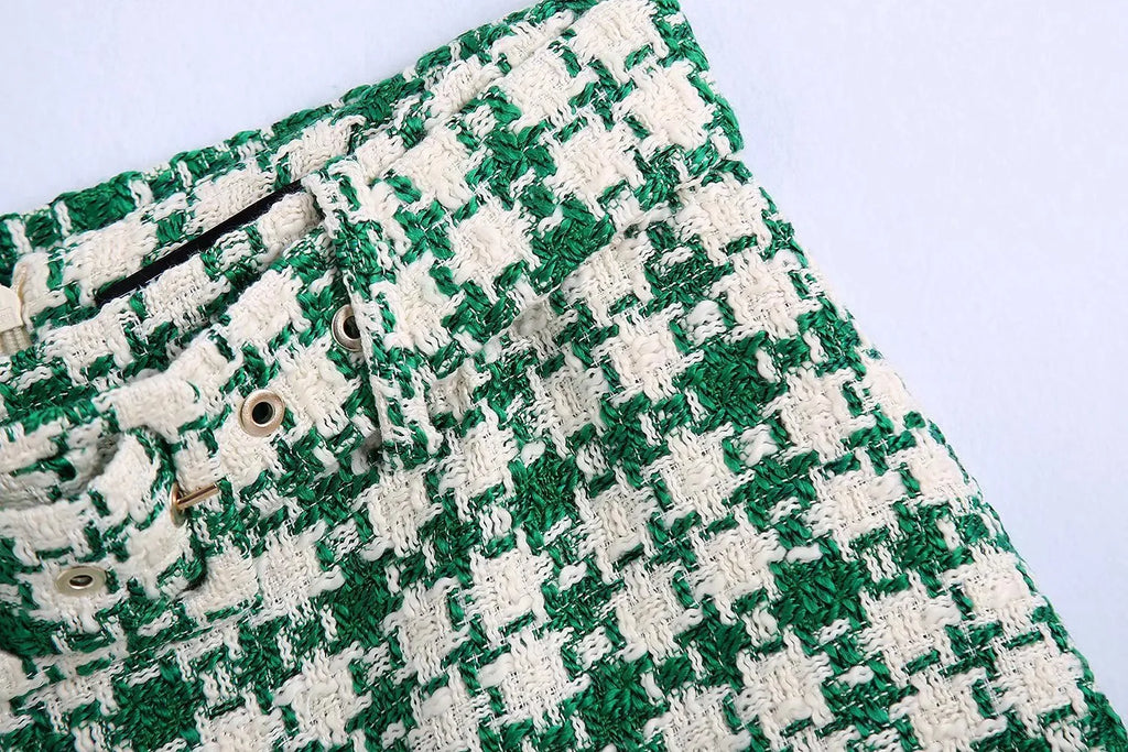 Chic Green and White Plaid Textured Mini Skirt with Elegant Buckle Detail