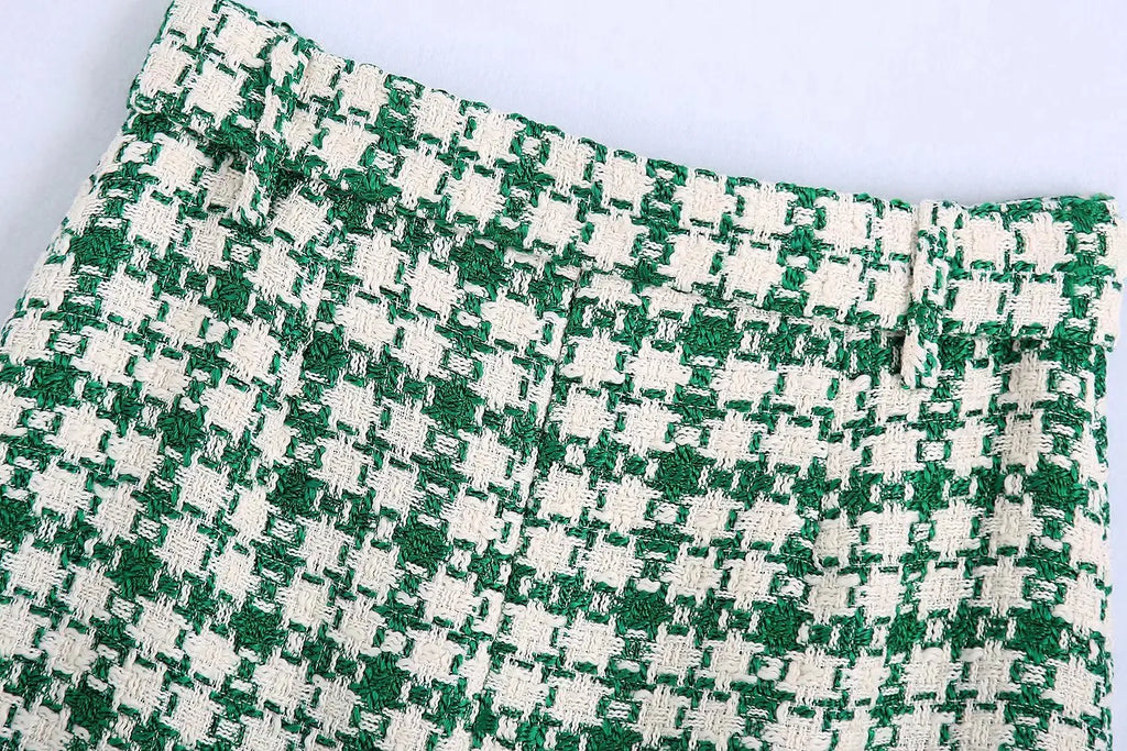 Chic Green and White Plaid Textured Mini Skirt with Elegant Buckle Detail