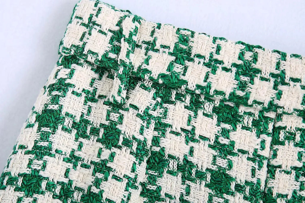 Chic Green and White Plaid Textured Mini Skirt with Elegant Buckle Detail