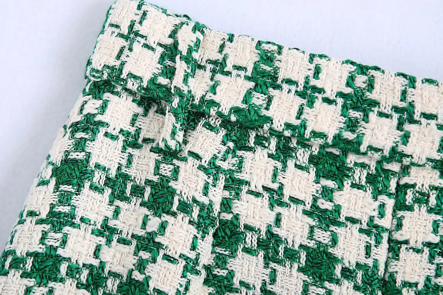 Chic Green and White Plaid Textured Mini Skirt with Elegant Buckle Detail