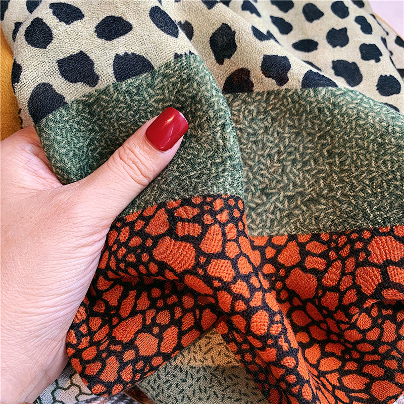 Chic Leopard Print Cotton Blend Scarf