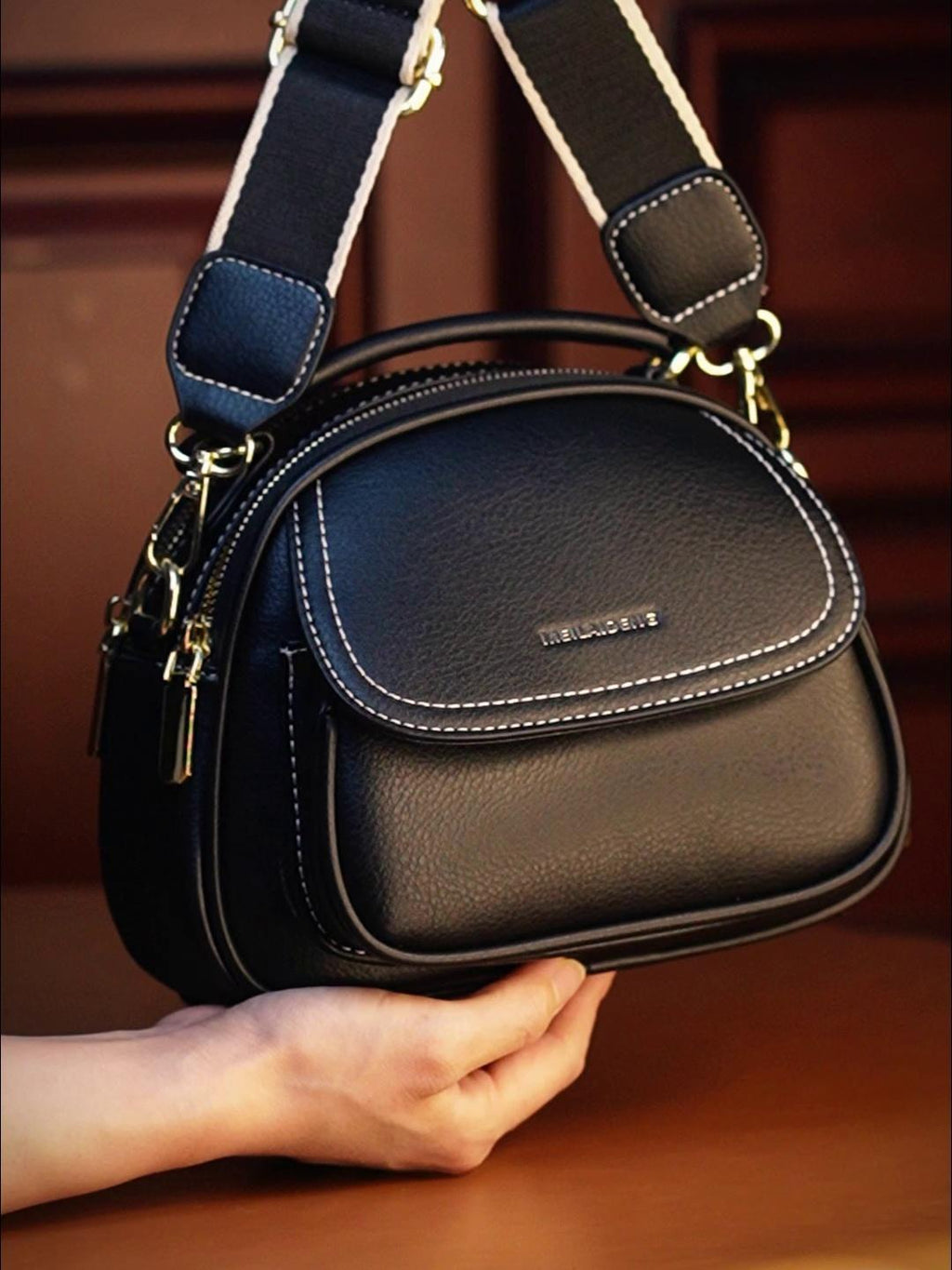 Elegant Everyday Crossbody Shoulder Bag with Dual Carry Handles