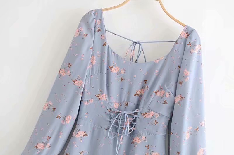 Chic Floral Ruffled Mini Dress with Sweetheart Neckline & Tie-Front Detail