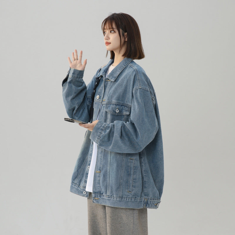 Effortlessly Chic Oversized Denim Jacket with a Relaxed Fit