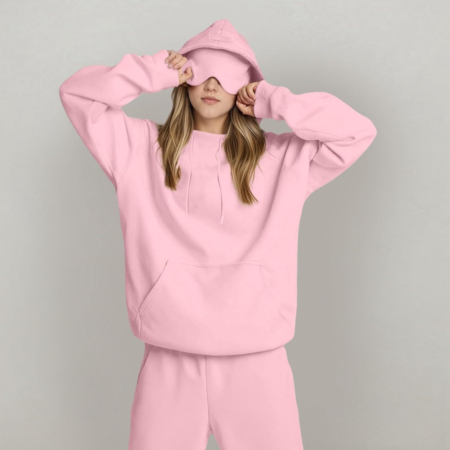 Cozy Oversized Solid Color Hoodie with Relaxed Fit and Practical Pockets