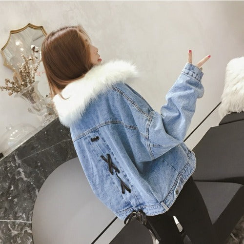 Chic Casual Denim Jacket with Plush Faux Fur Collar and Stylish Back Detail