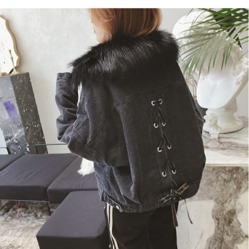 Chic Casual Denim Jacket with Plush Faux Fur Collar and Stylish Back Detail