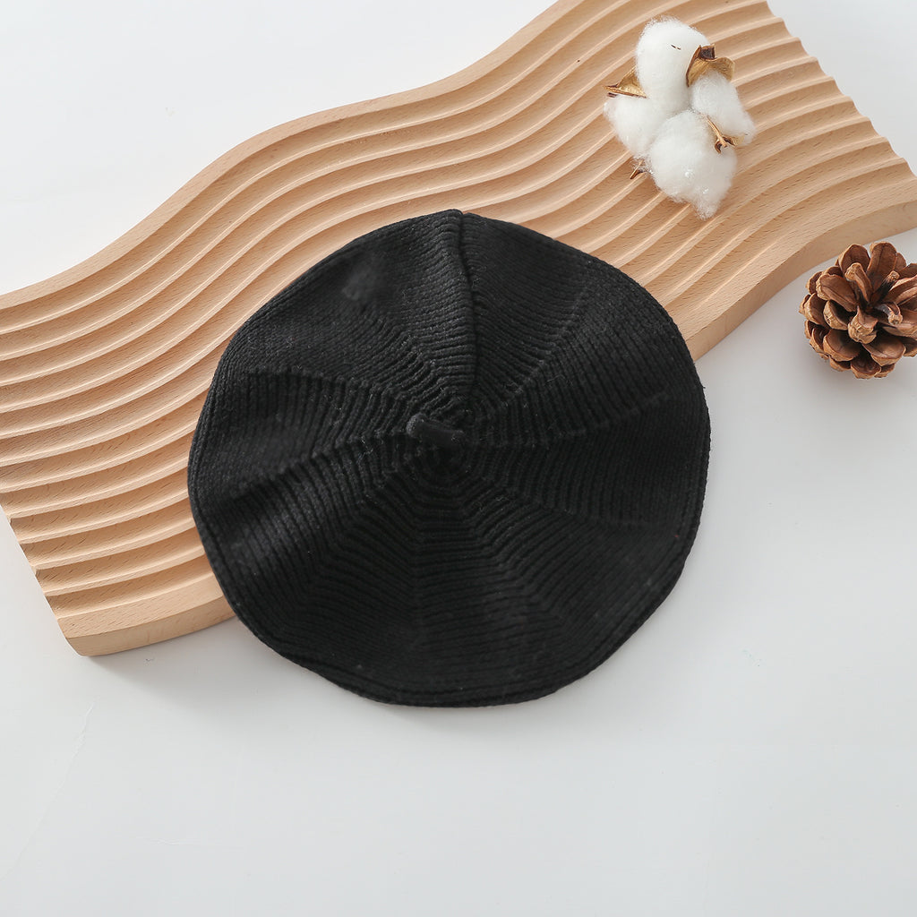 Chic Knitted Wool Beret - Stylish & Warm