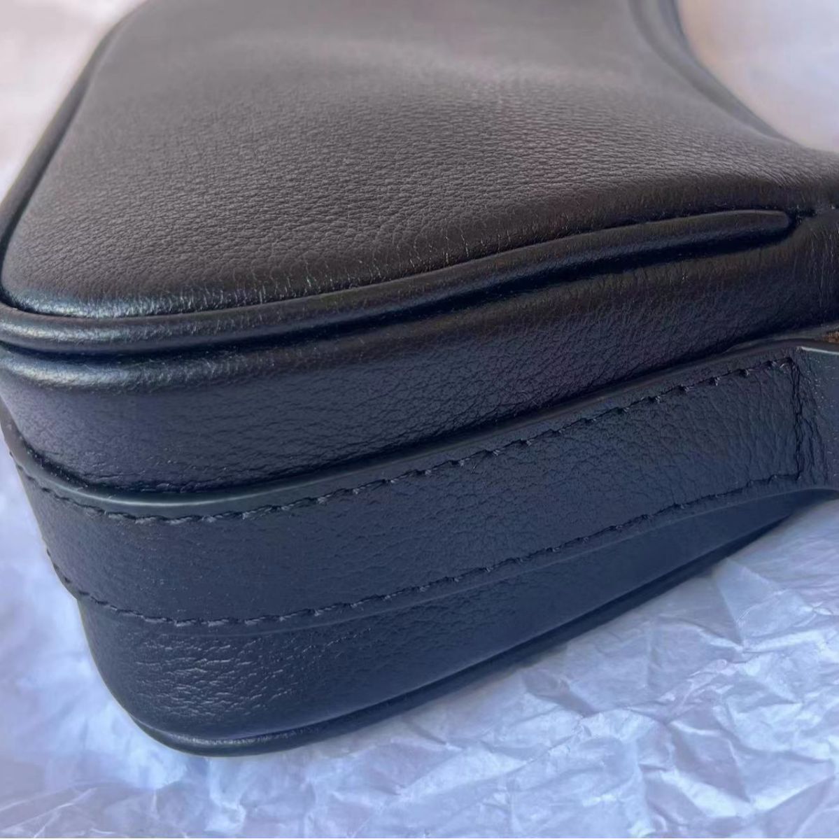 Elegant Genuine Leather Baguette Shoulder Bag for Everyday Chic