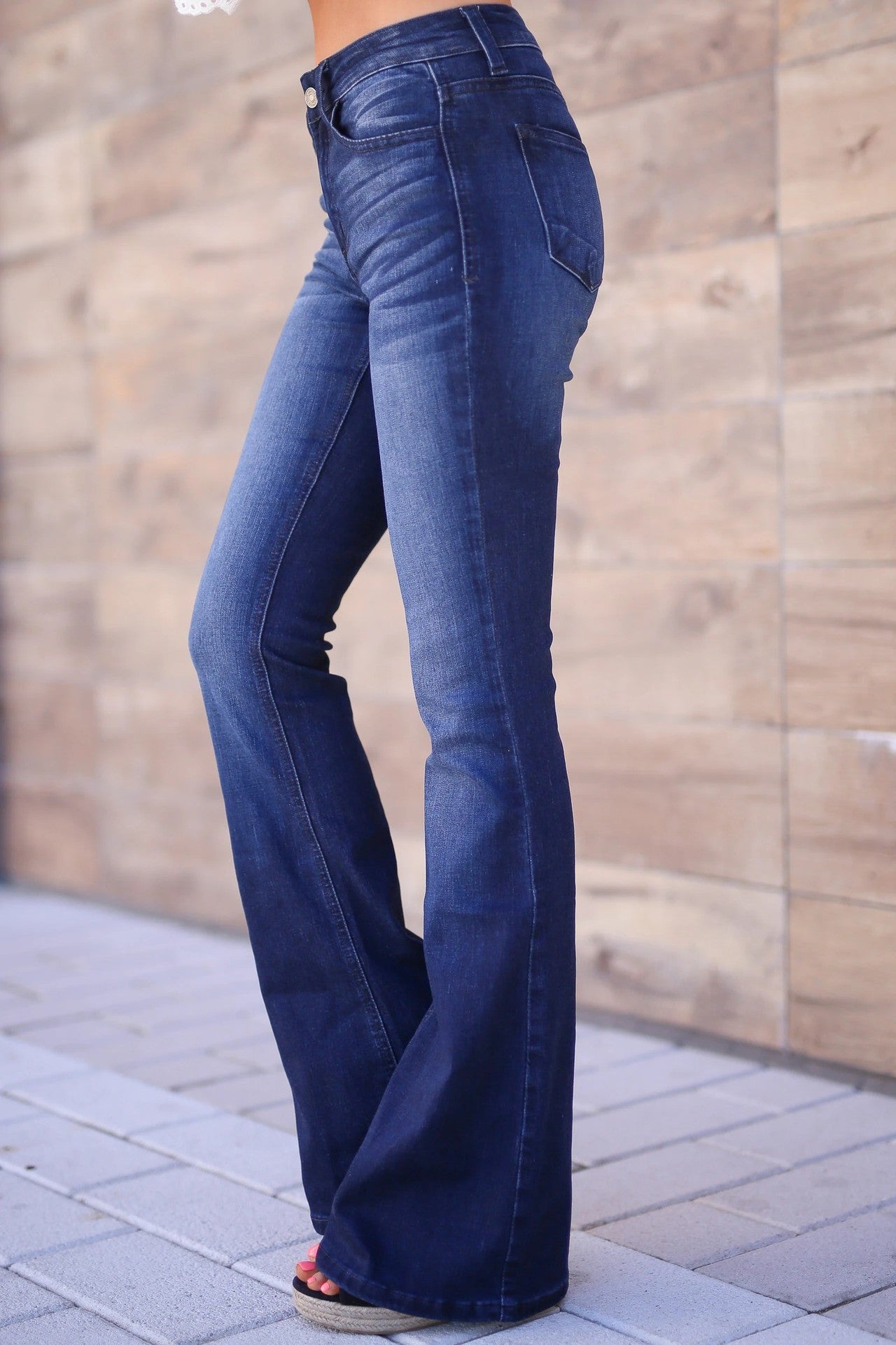 Women's Mid-Rise Bootcut Jeans - Classic Flare