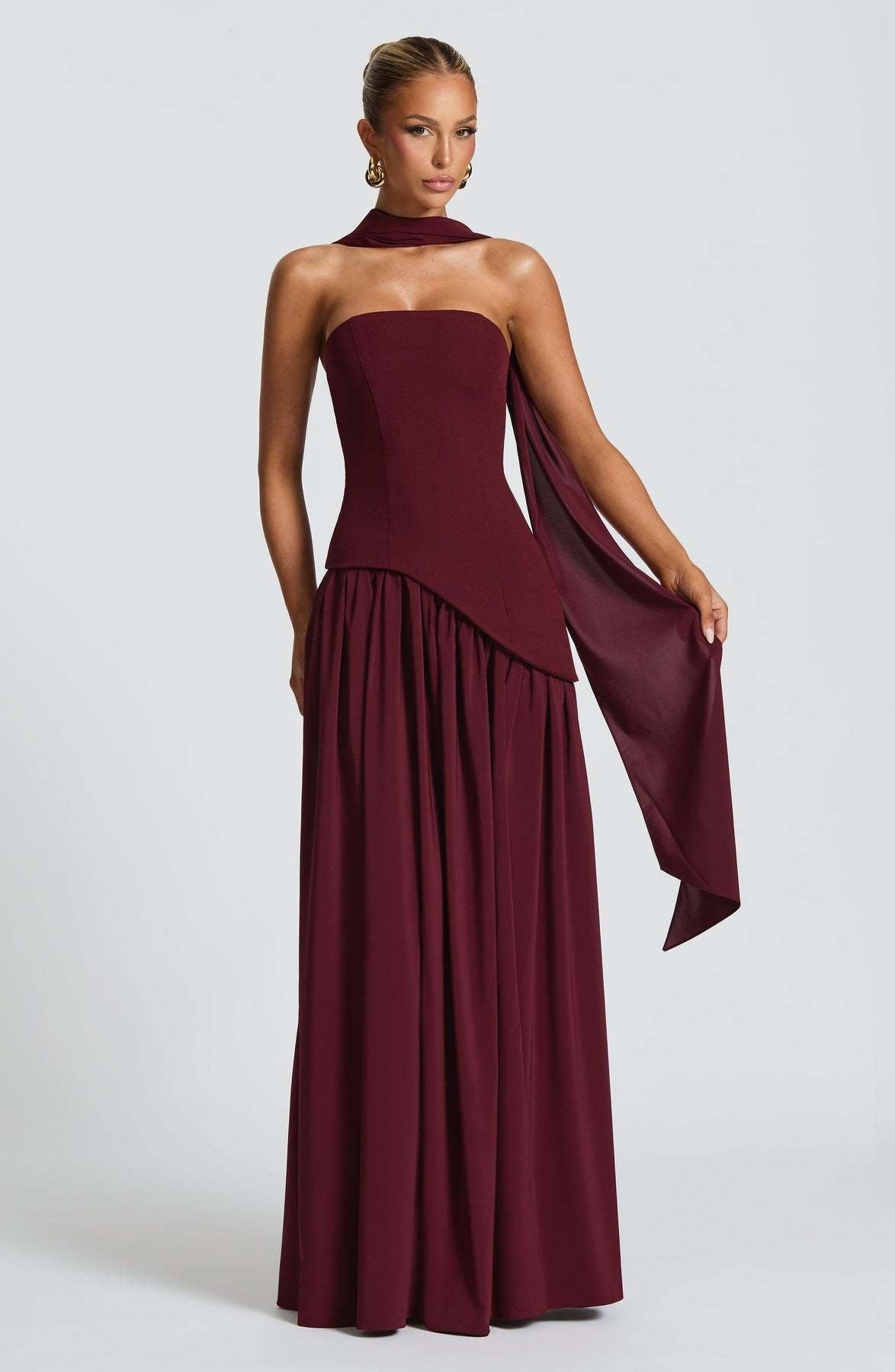 Elegant Strapless Maxi Dress with High Slit and Flowing Ribbon Detail for Special Occasions