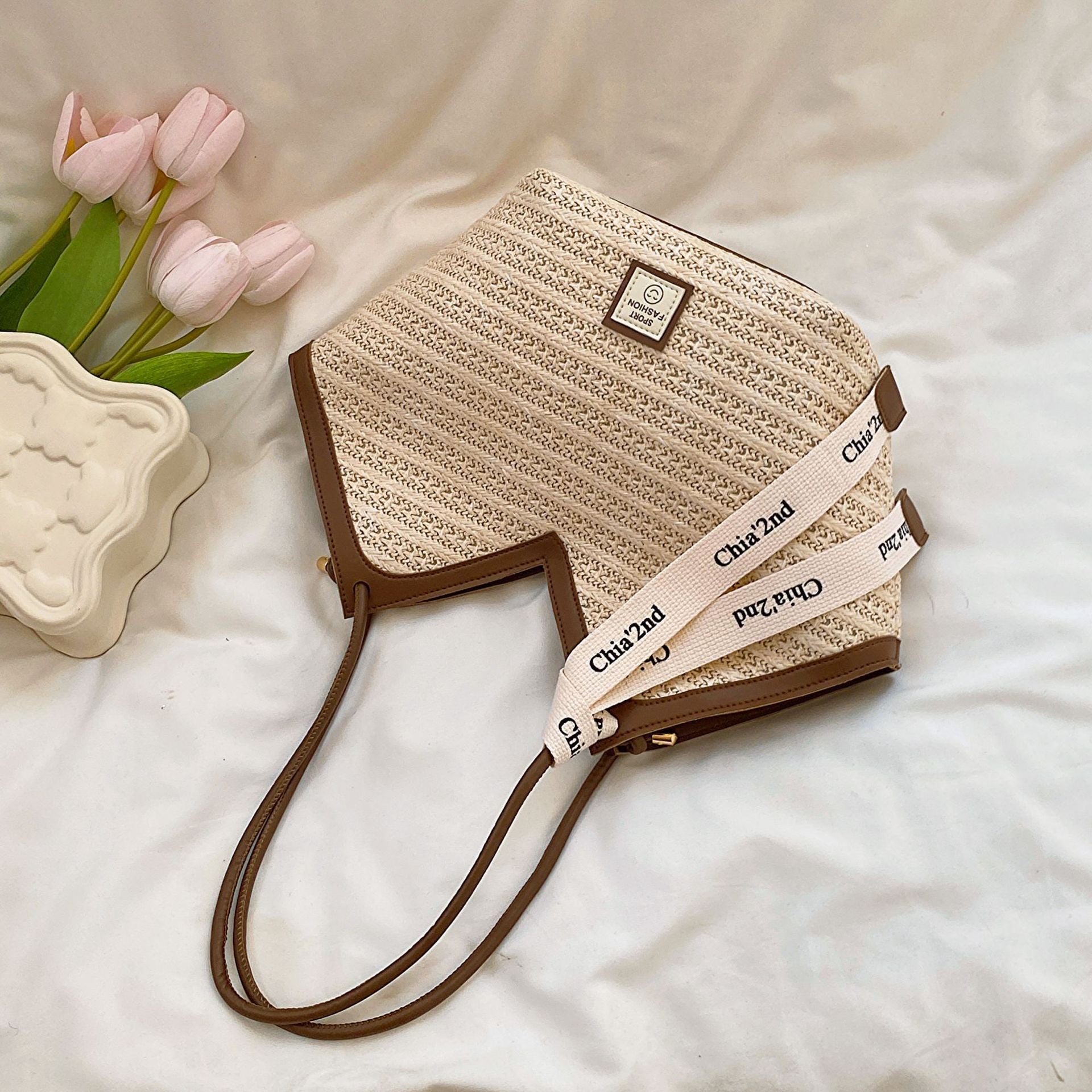 Chic Straw Tote Bag - Large Capacity Commuter Handbag