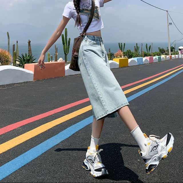 Chic Cropped Wide-Leg Denim Jeans