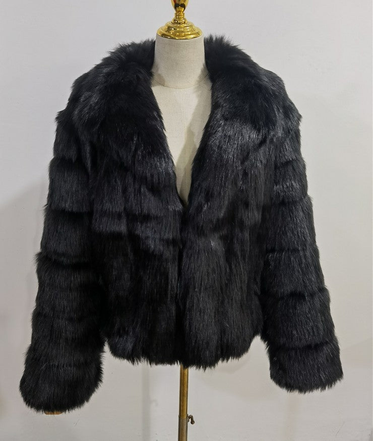 Plush Faux Fur Cropped Jacket for Elegant Evening or Casual Wear