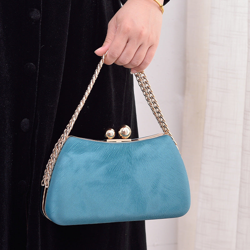 Elegant Chain Crossbody Shoulder Bag for Evening & Party - Chic PU Clutch