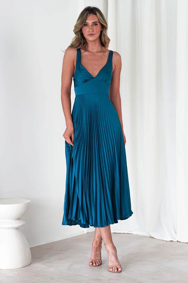 Elegant Pleated V-neck Midi Dress with Sling Straps
