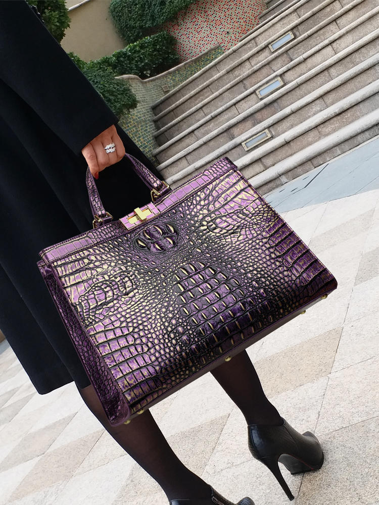 Large Capacity Crocodile Embossed Gradient Shoulder Crossbody Handbag
