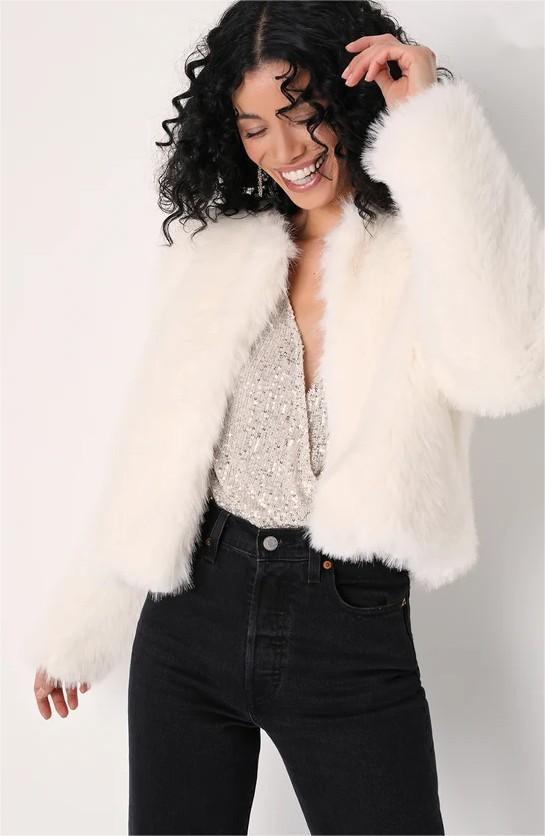 Luxurious Faux Fur Crew Neck Jacket for Autumn and Winter Elegance