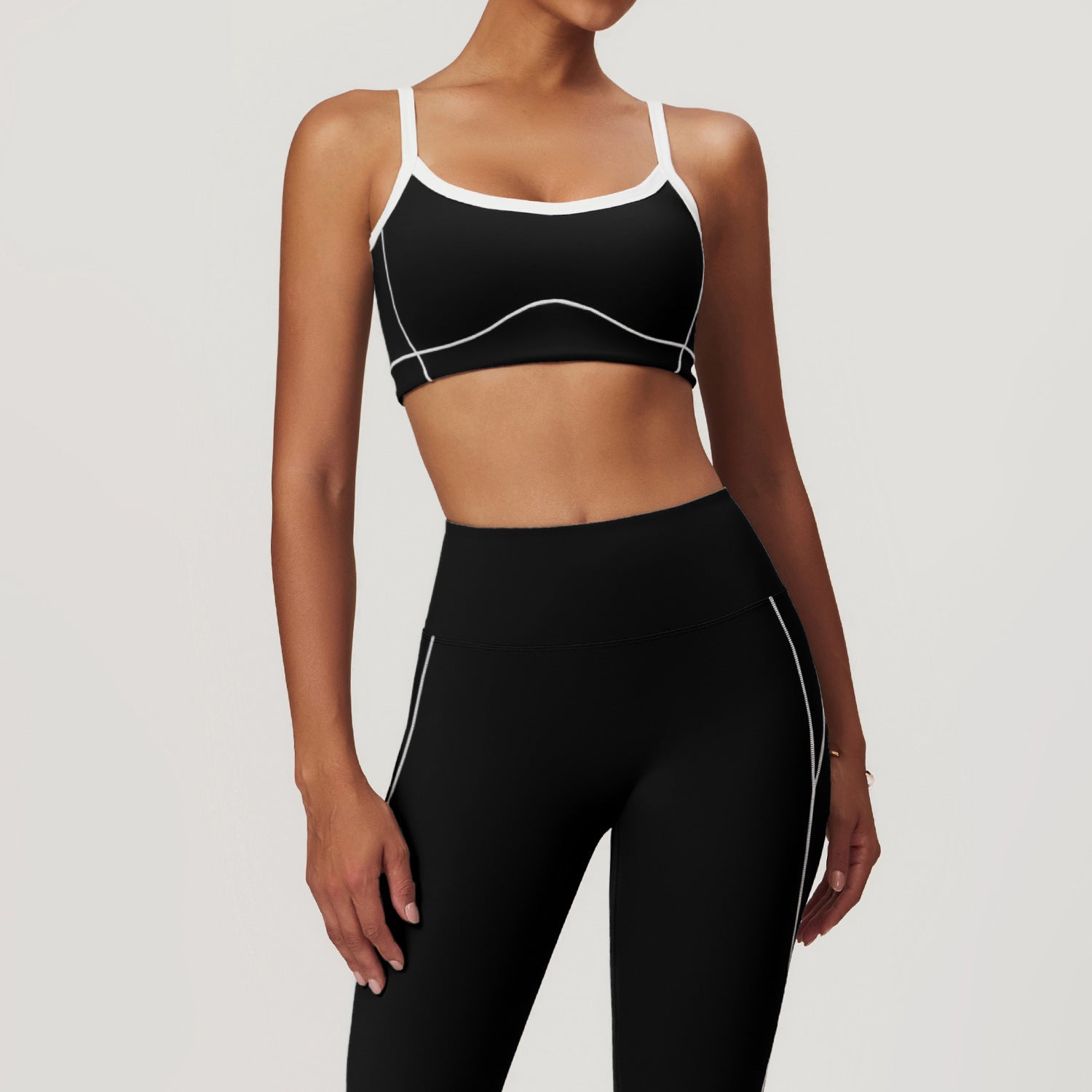 Comfortable U-Back Design Sports Bra for Active Performance