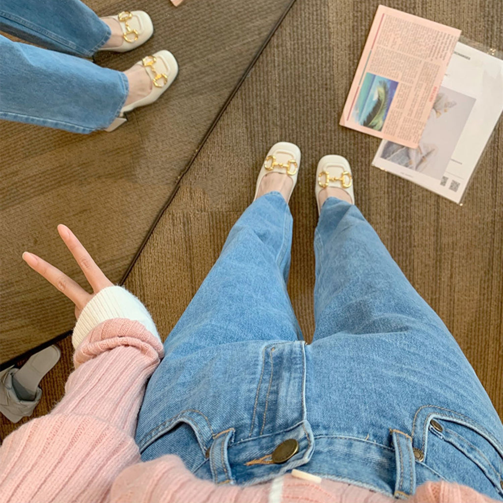 Floral Embroidered High-Waisted Straight Jeans