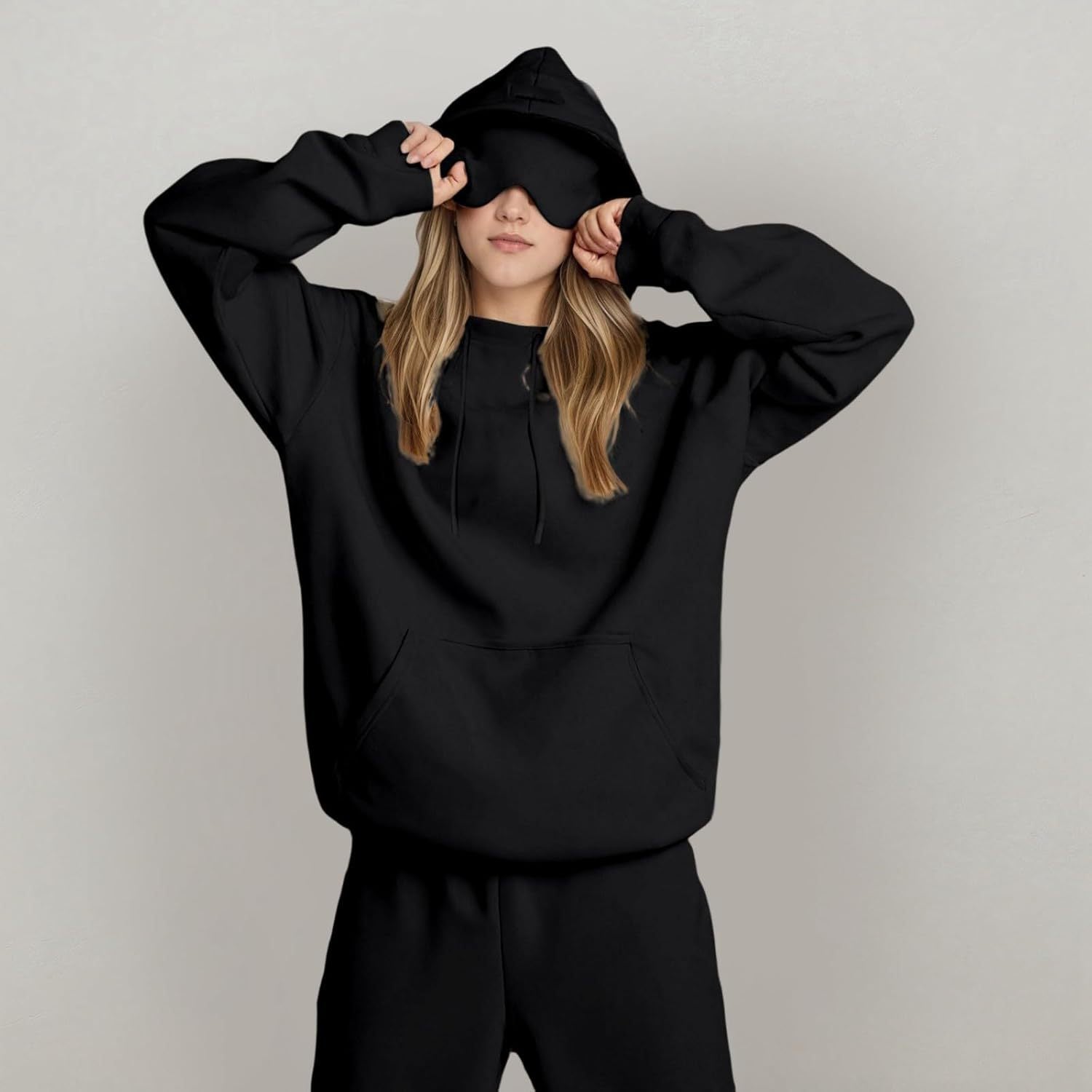 Cozy Oversized Solid Color Hoodie with Relaxed Fit and Practical Pockets