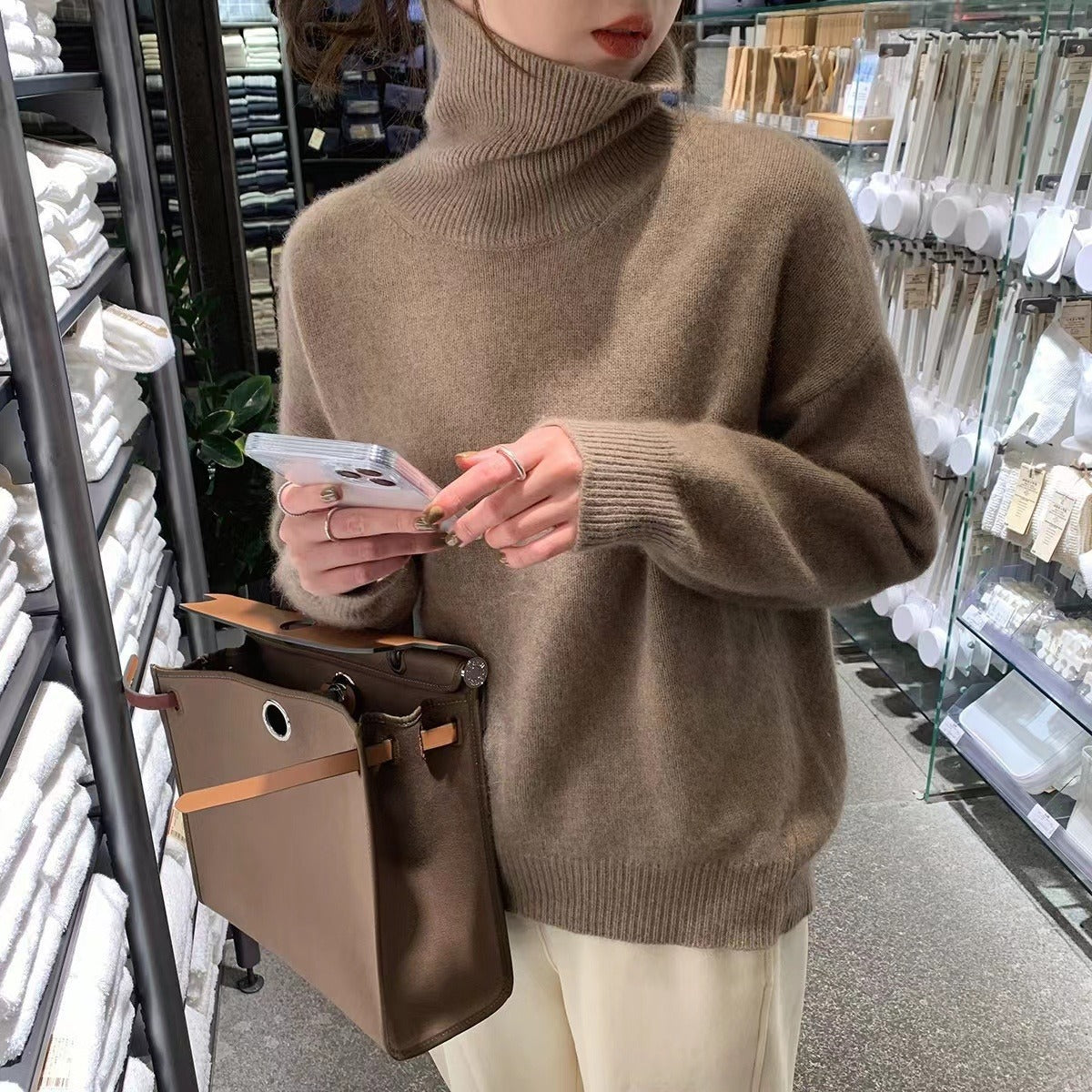Cozy Effortless Turtleneck Knit Sweater for Everyday Chic Style