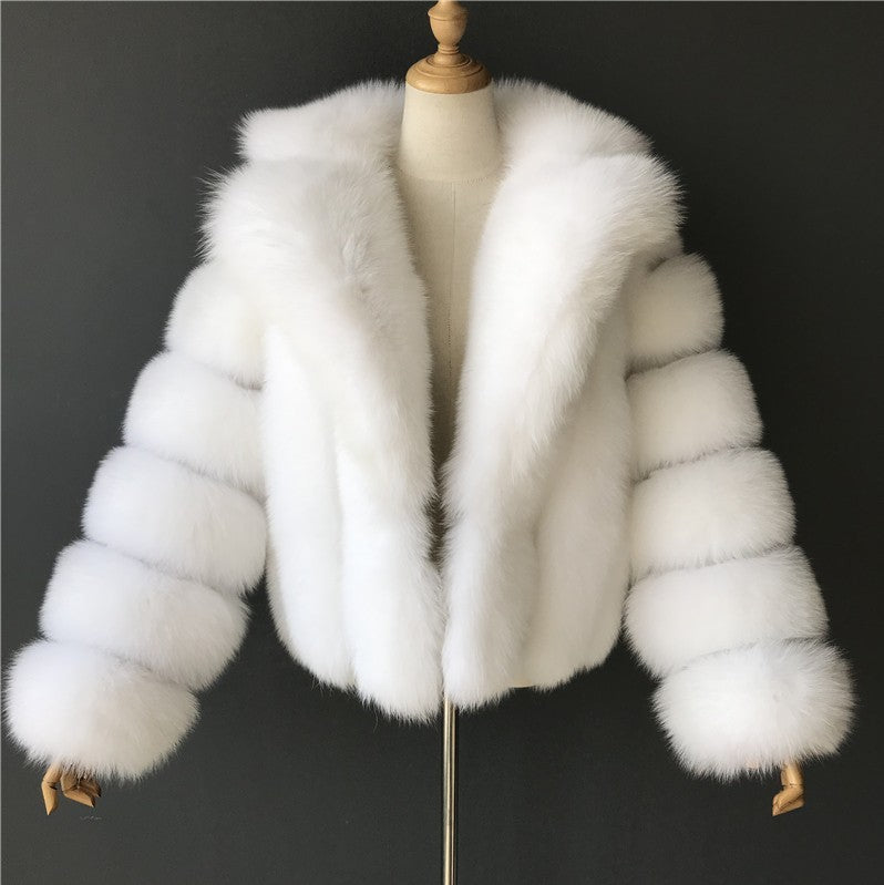 Plush Faux Fur Cropped Jacket for Elegant Evening or Casual Wear