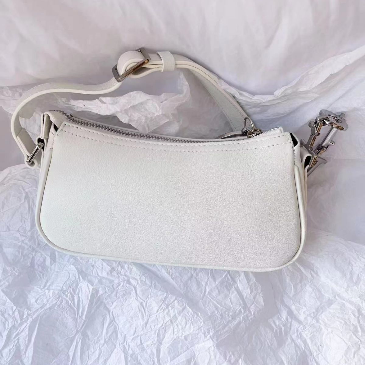 Elegant Genuine Leather Baguette Shoulder Bag for Everyday Chic