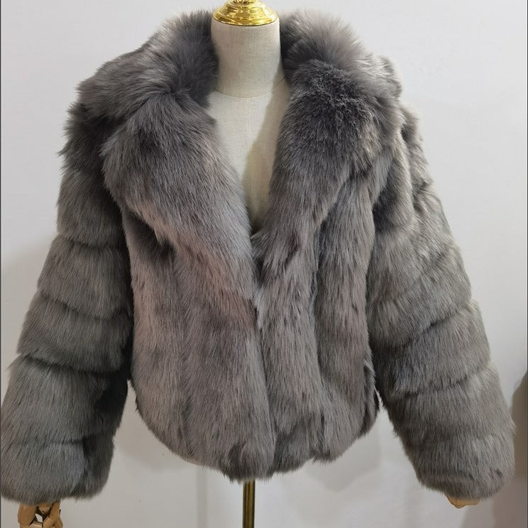 Plush Faux Fur Cropped Jacket for Elegant Evening or Casual Wear