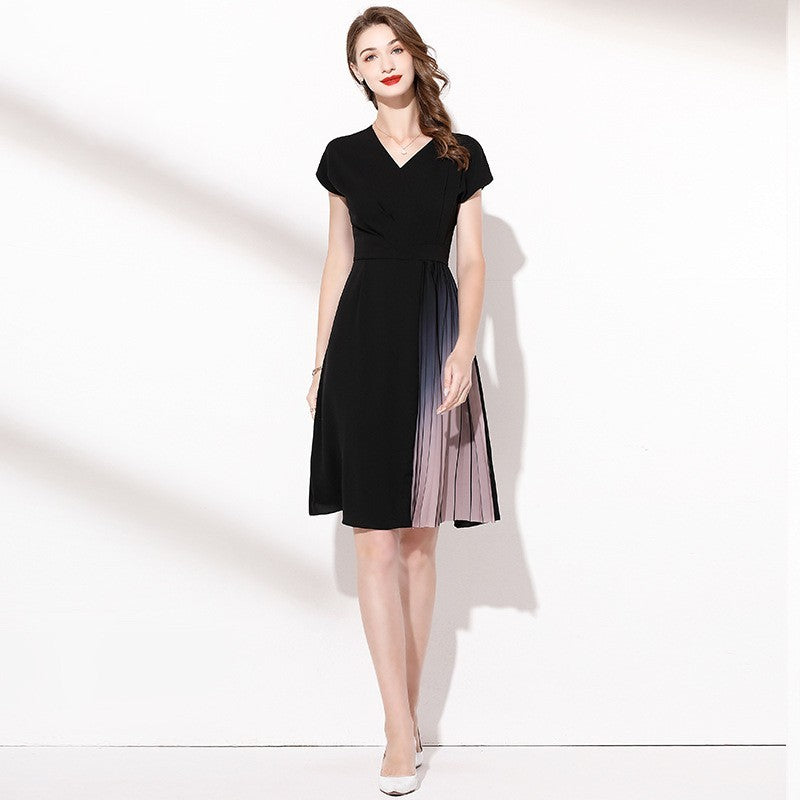 Elegant Gradient Pleated V-Neck Black Dress with Short Sleeves