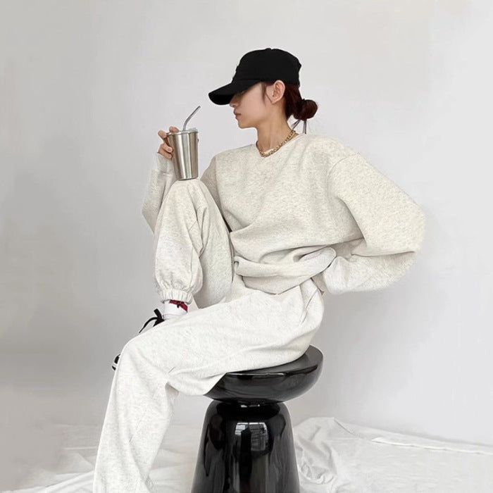 Comfortable Athleisure Loungewear Sweatshirt and Jogger Pant Matching Set