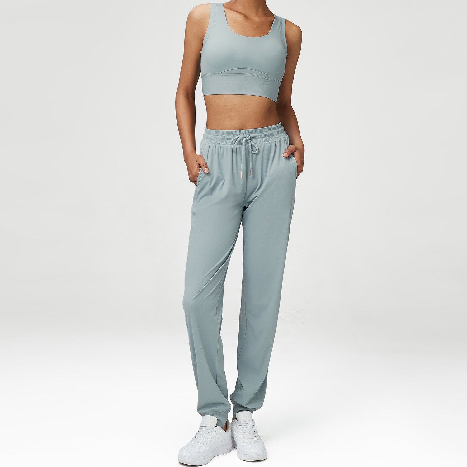 Fashionable Quick Dry Nylon Sports Bra and Jogger Activewear Set
