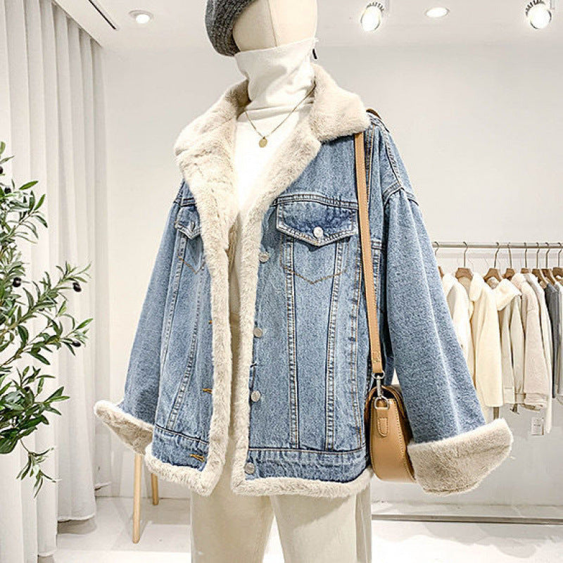 Cozy Loose Fit Denim Jacket with Plush Faux Shearling Lining for Winter Warmth
