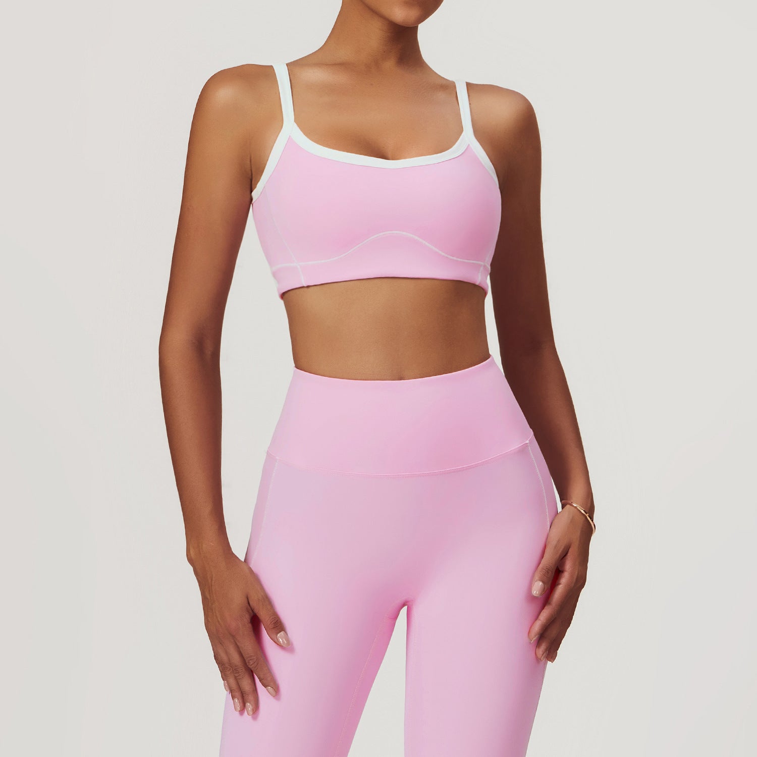 Comfortable U-Back Design Sports Bra for Active Performance