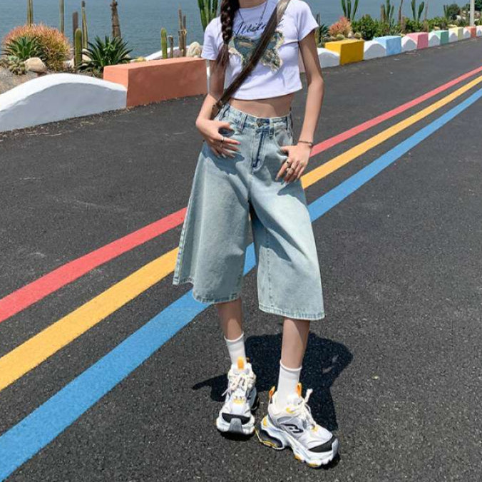 Chic Cropped Wide-Leg Denim Jeans