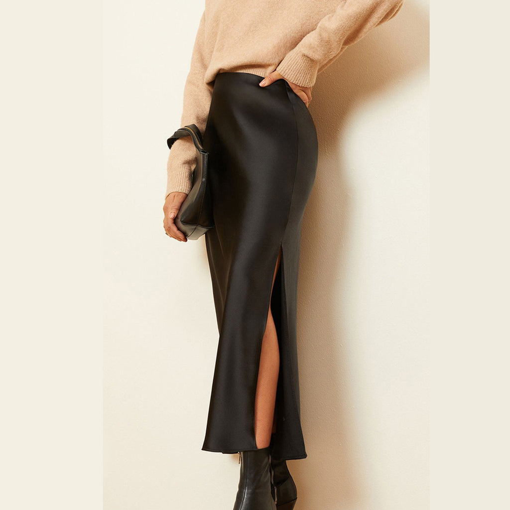Elegant High Waist Elastic Split Midi Skirt with Lustrous Finish